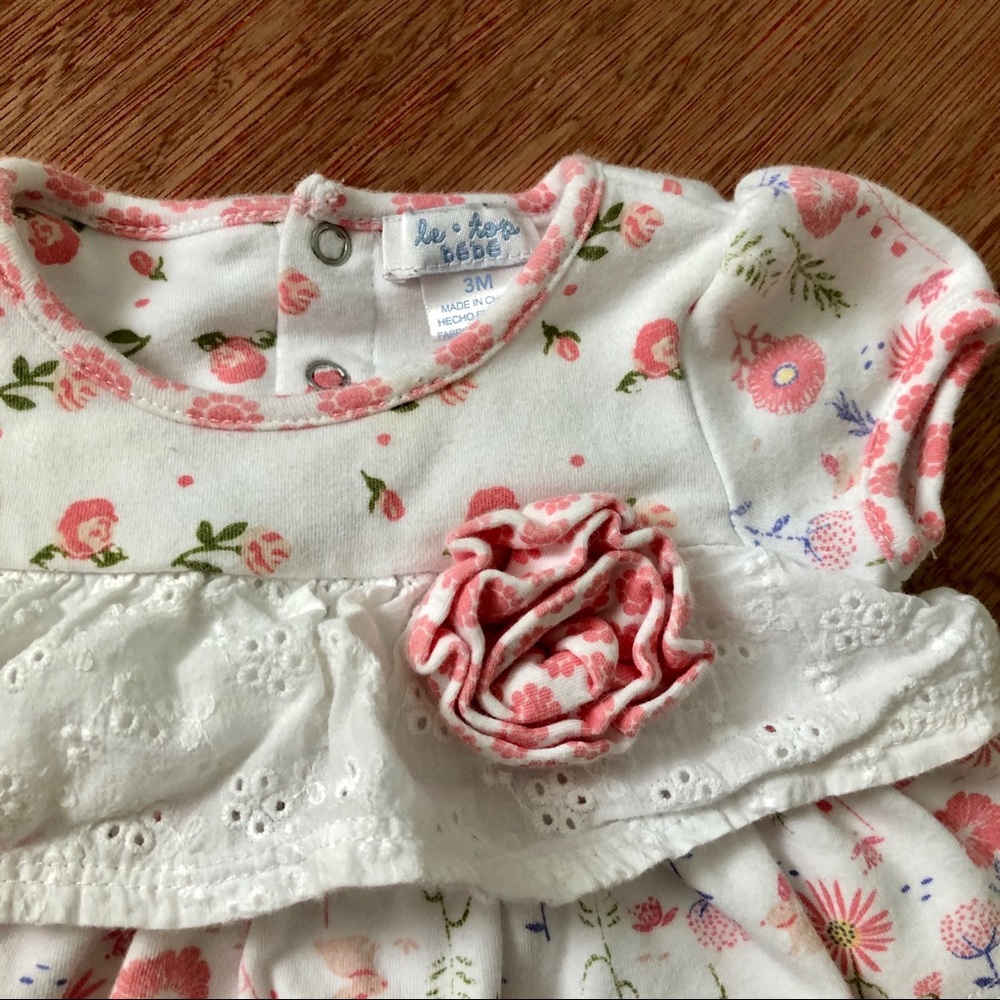 Le Top Bebe Ruffled One Piece - Picture 2 of 3